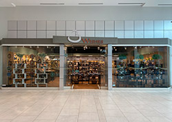 Gift store Sevenoaks Mall, Abbotsford